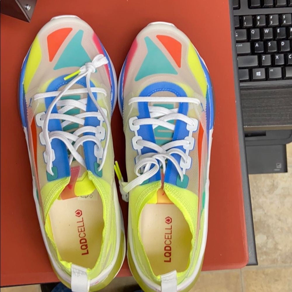 Men Puma sneakers!